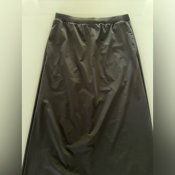 Uniqlo Women’s Medium - Airism Black Maxi Skirt - New without Tags - Picture 3 of 8